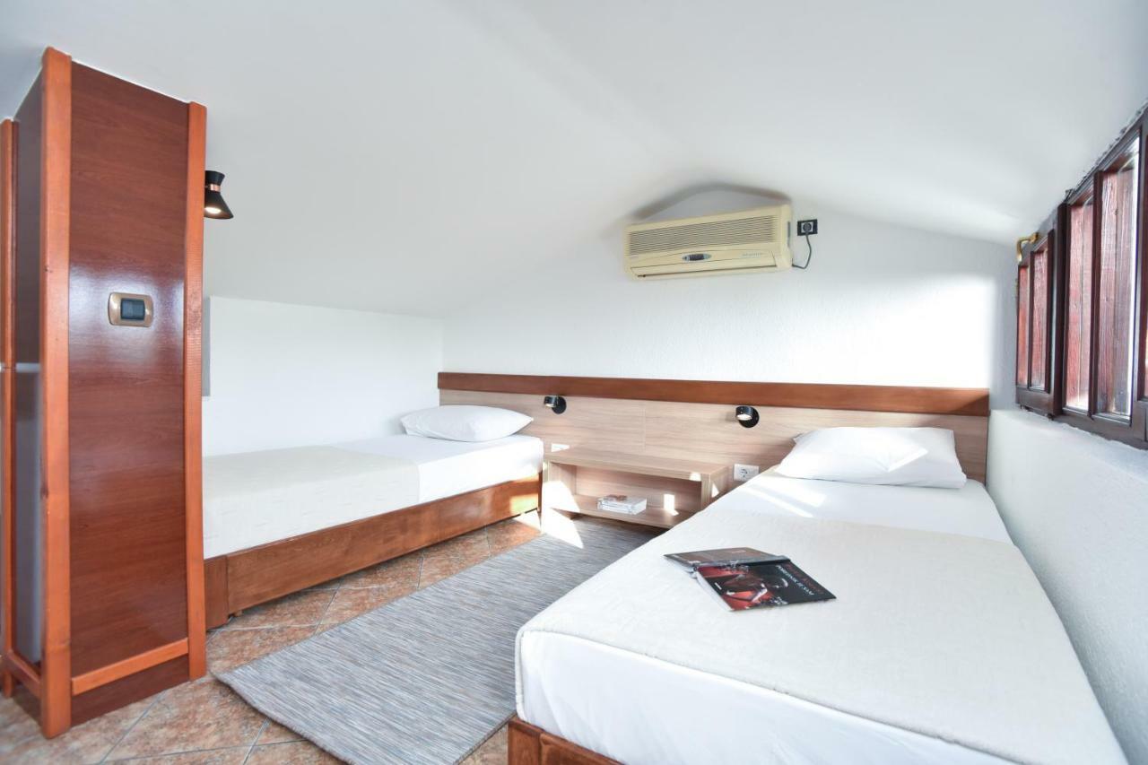 Guest House Jedro Petrovac na moru Exterior foto