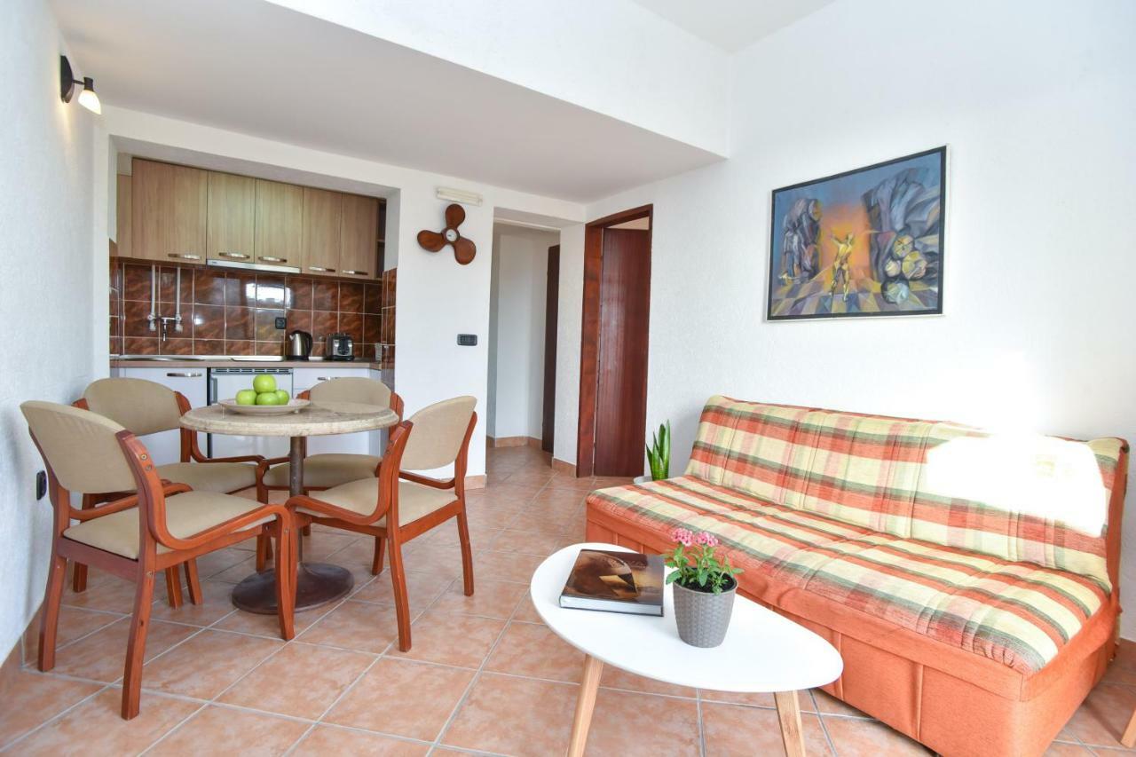 Guest House Jedro Petrovac na moru Exterior foto